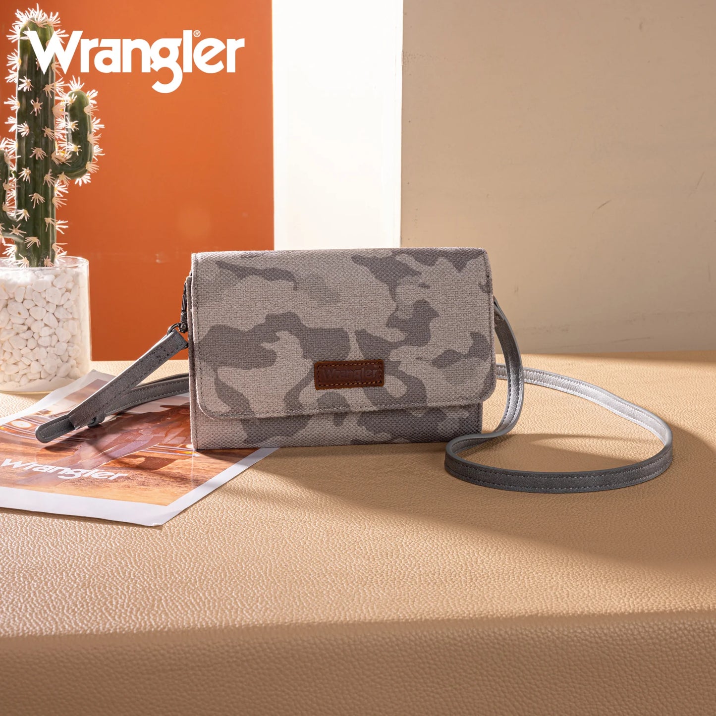 Wrangler Boardwalk Camo Convertible Clutch-Crossbody
