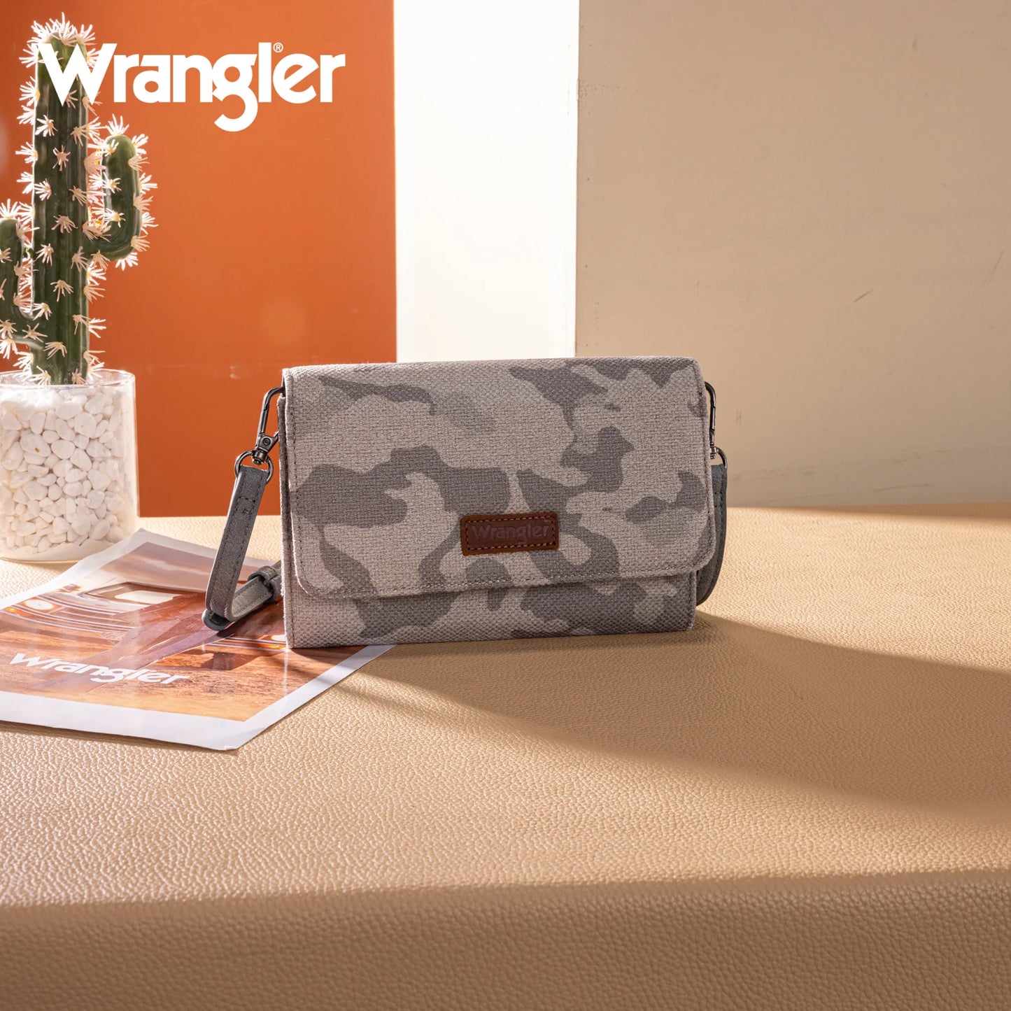 Wrangler Boardwalk Camo Convertible Clutch-Crossbody
