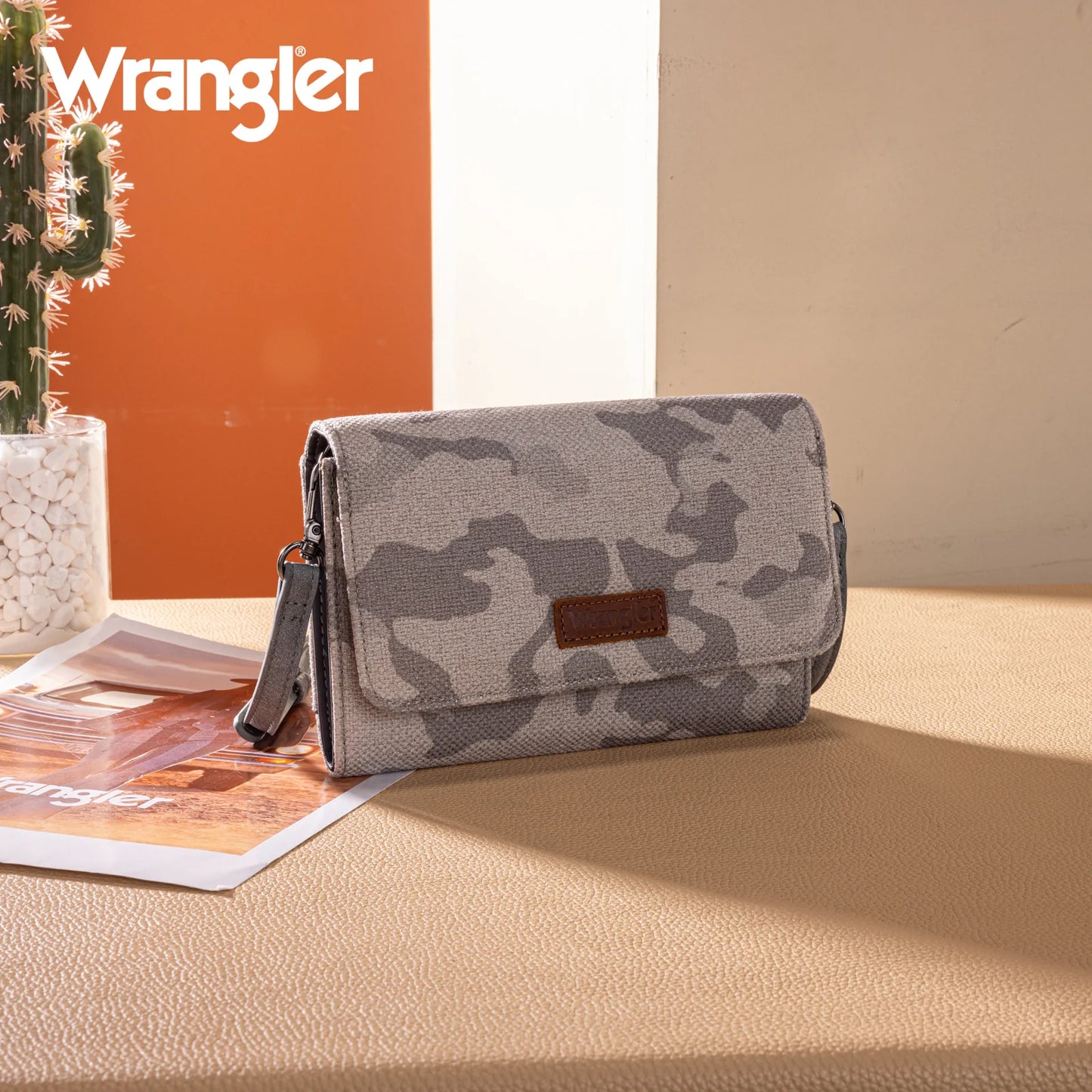 Wrangler Boardwalk Camo Convertible Clutch-Crossbody