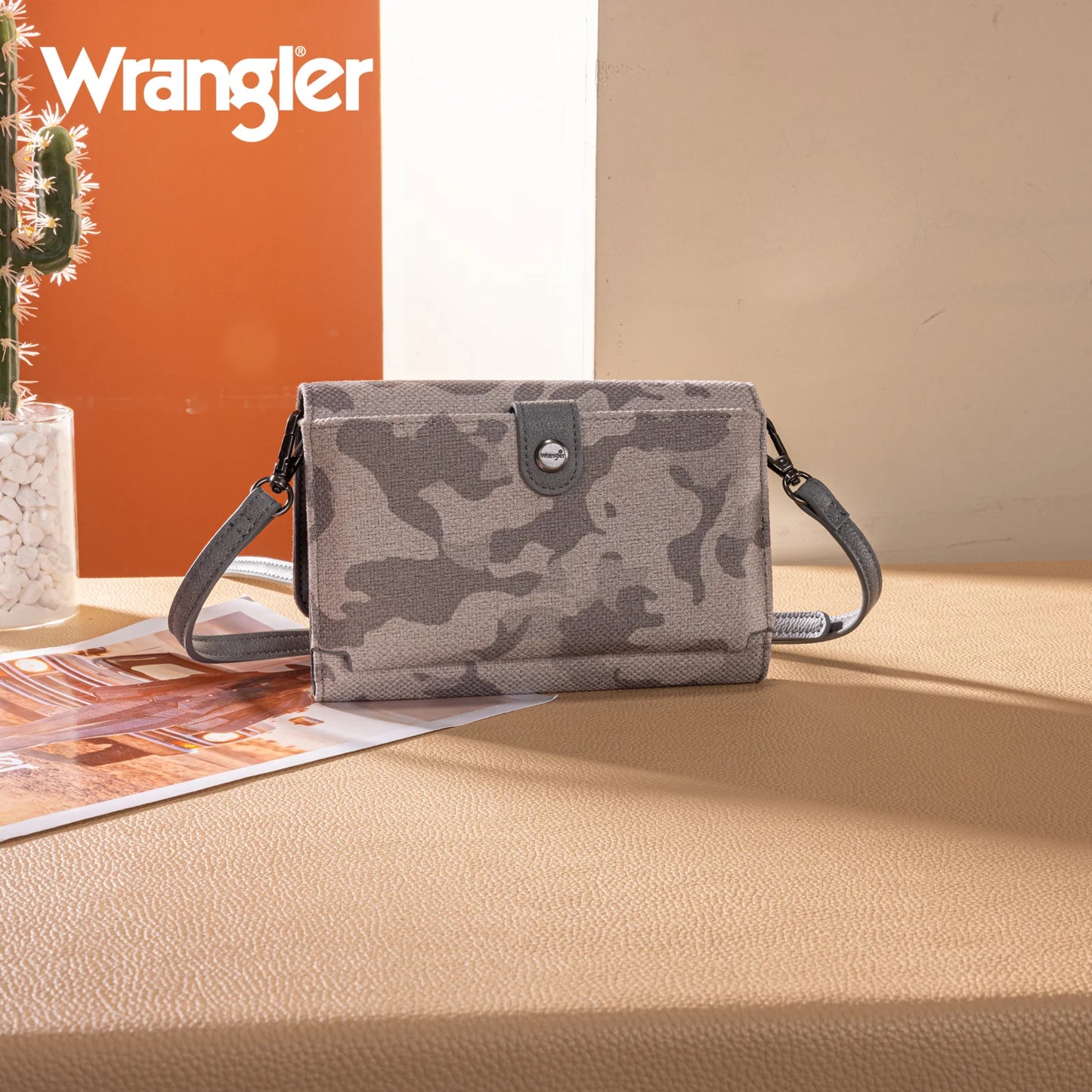 Wrangler Boardwalk Camo Convertible Clutch-Crossbody