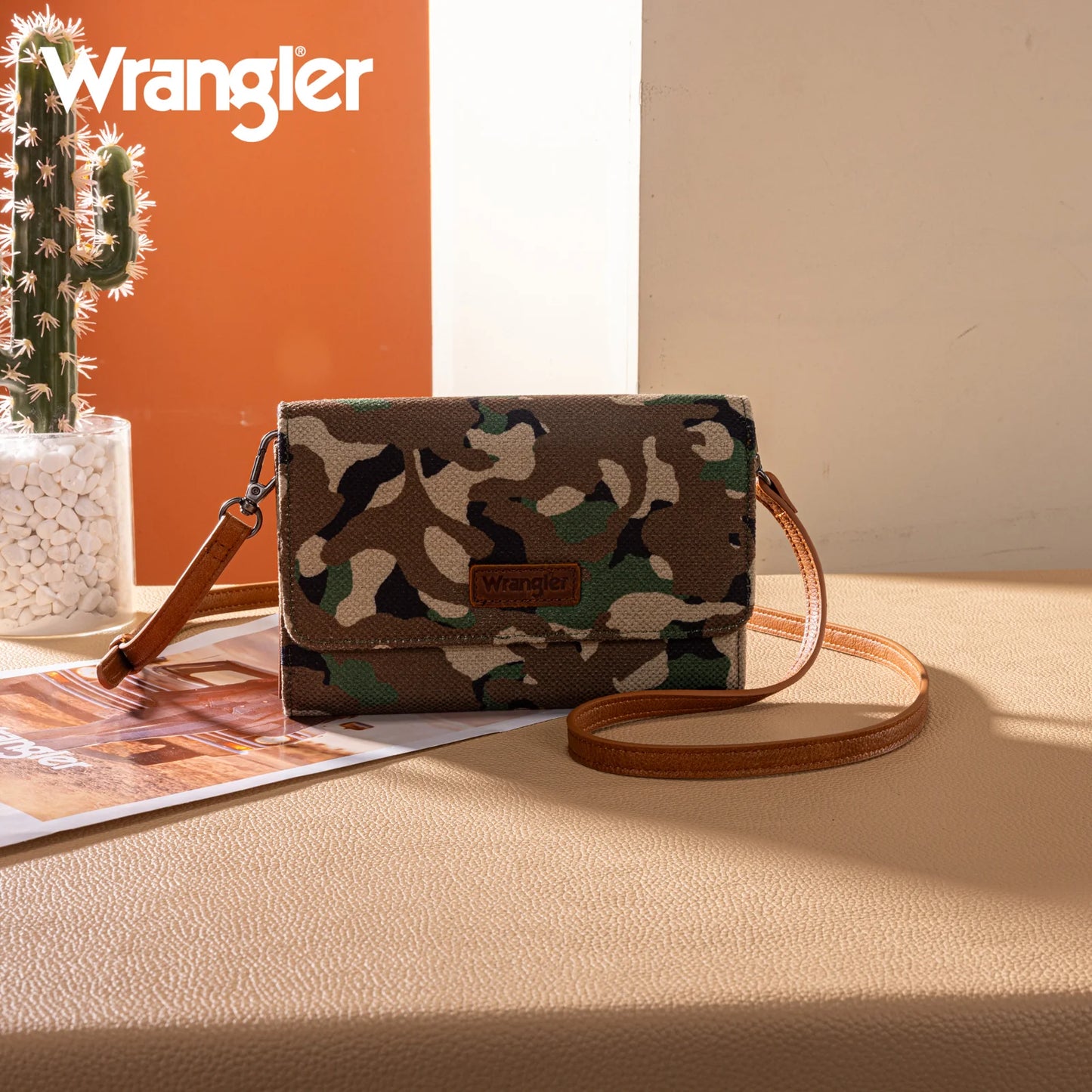 Wrangler Boardwalk Camo Convertible Clutch-Crossbody