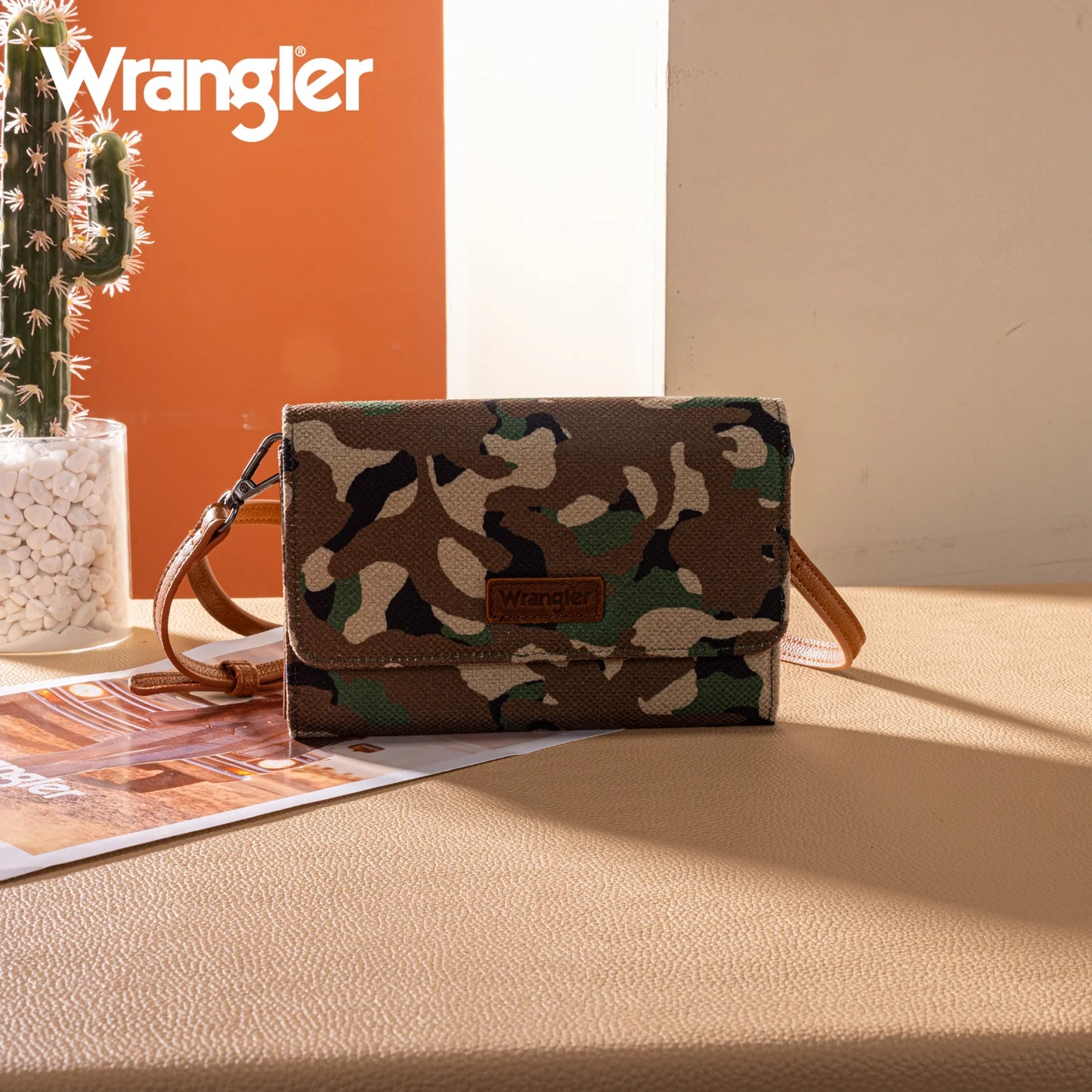 Wrangler Boardwalk Camo Convertible Clutch-Crossbody