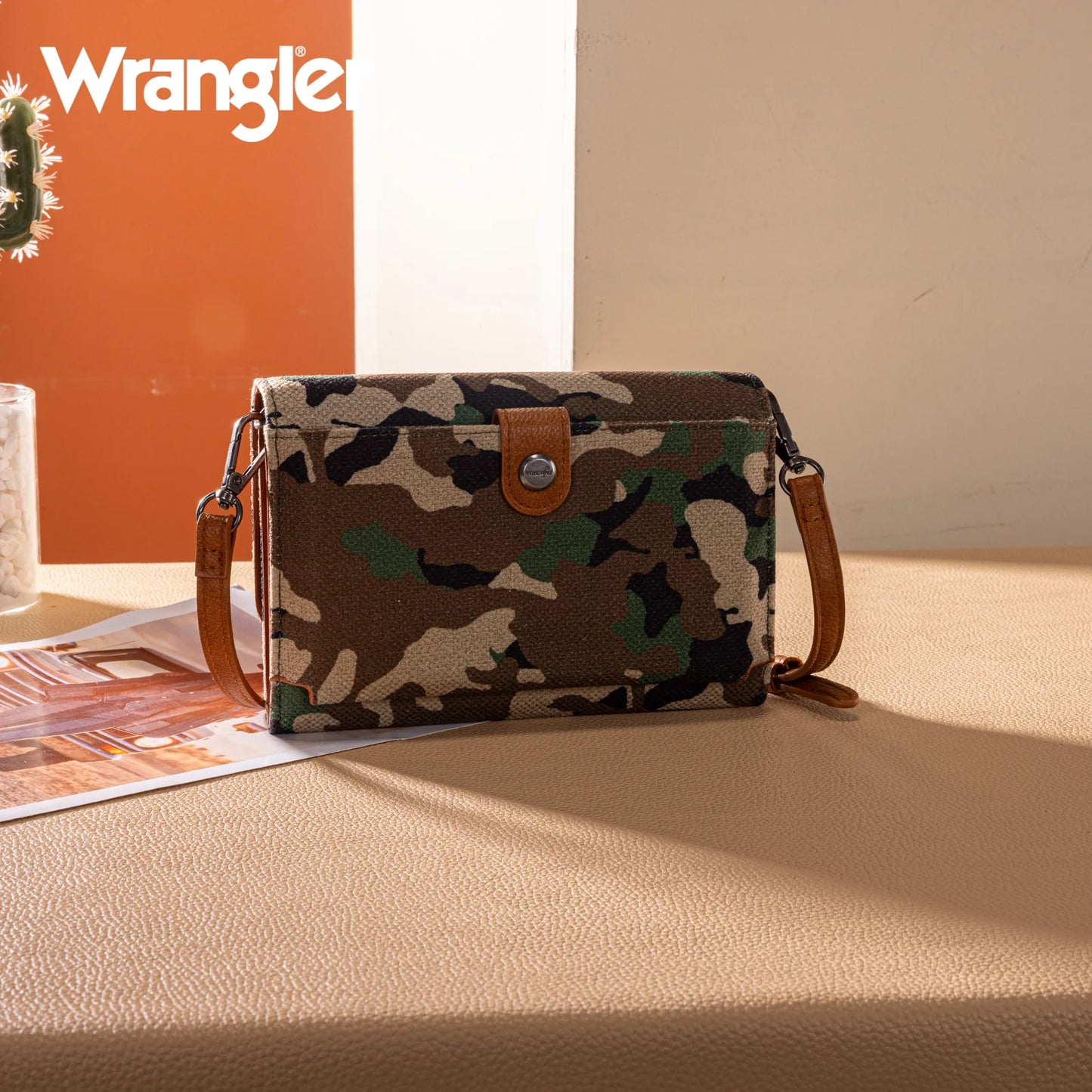 Wrangler Boardwalk Camo Convertible Clutch-Crossbody