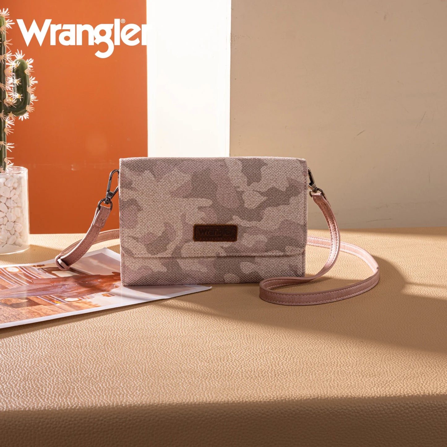 Wrangler Boardwalk Camo Convertible Clutch-Crossbody