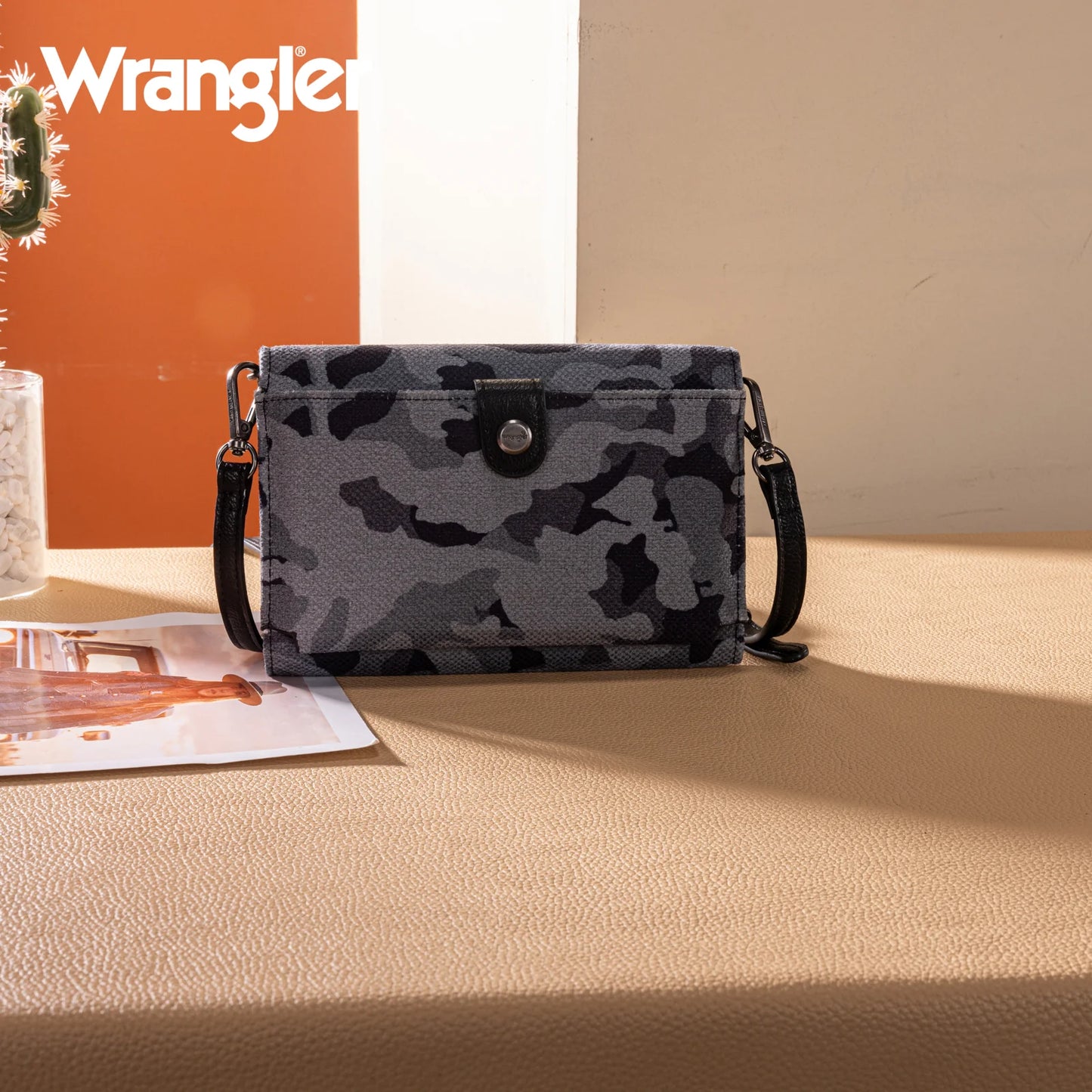 Wrangler Boardwalk Camo Convertible Clutch-Crossbody