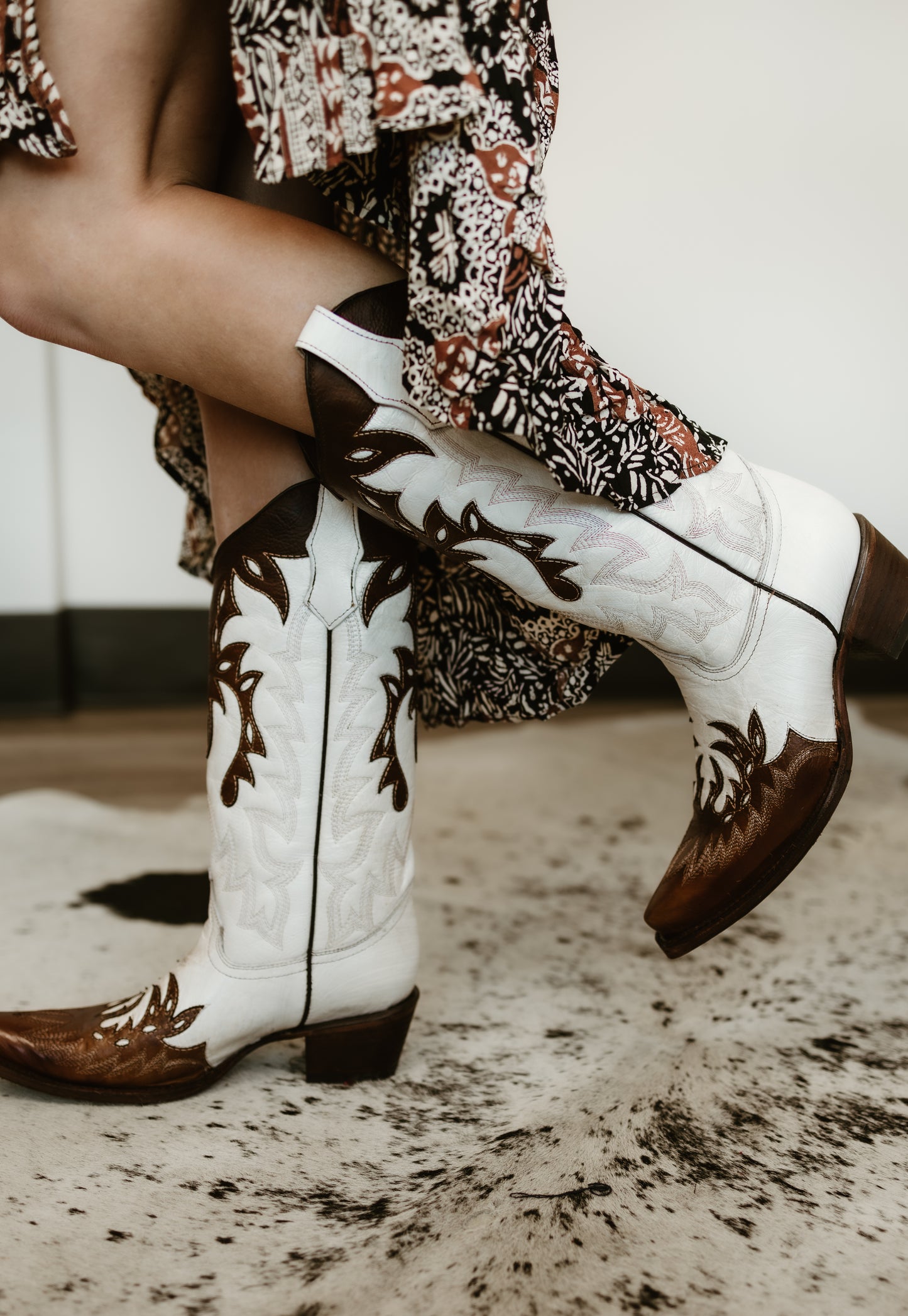 Circle G by Corral Pearl White/Cognac Overlay Women's Snip Toe Western Boots