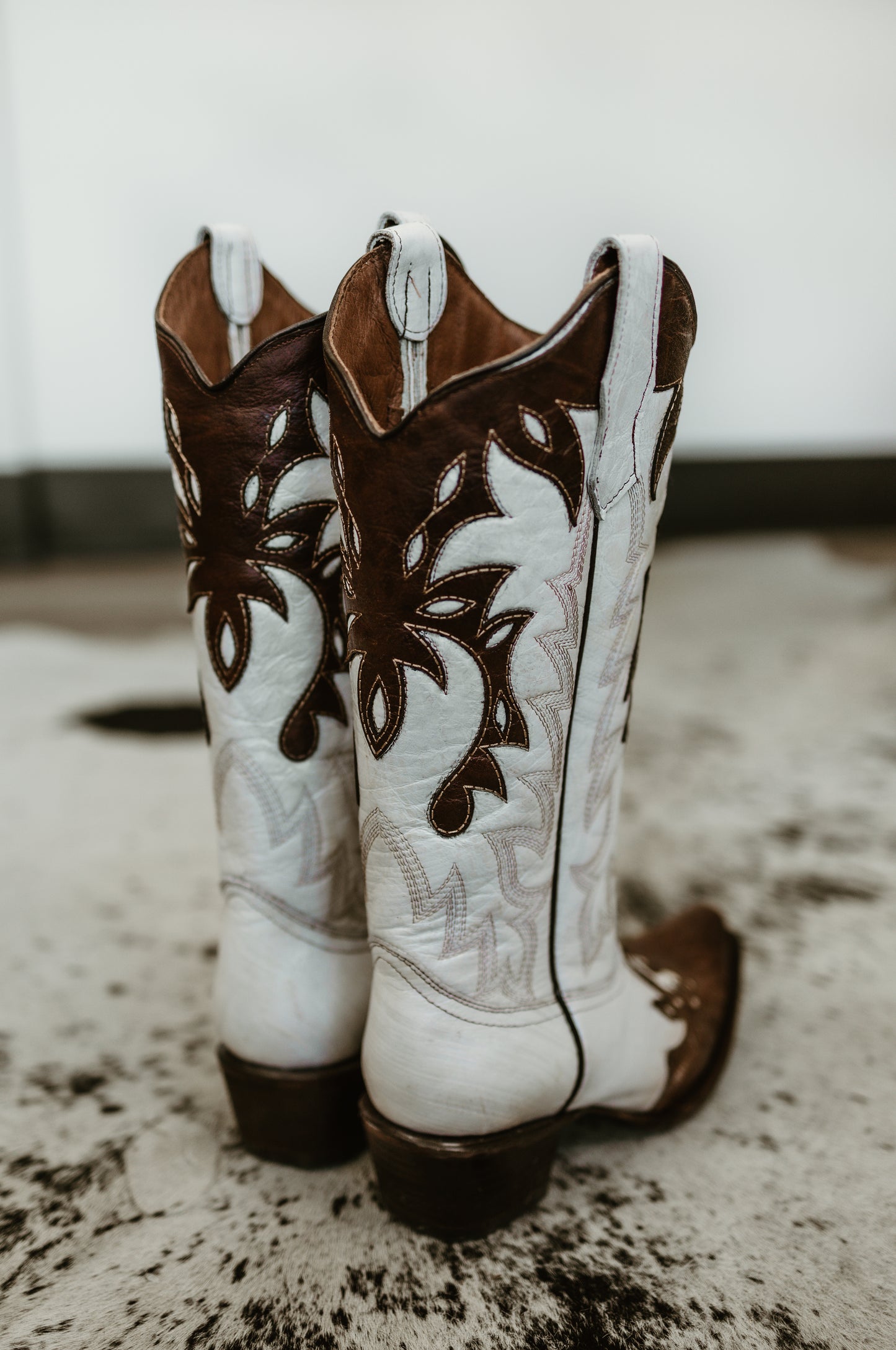 Circle G by Corral Pearl White/Cognac Overlay Women's Snip Toe Western Boots