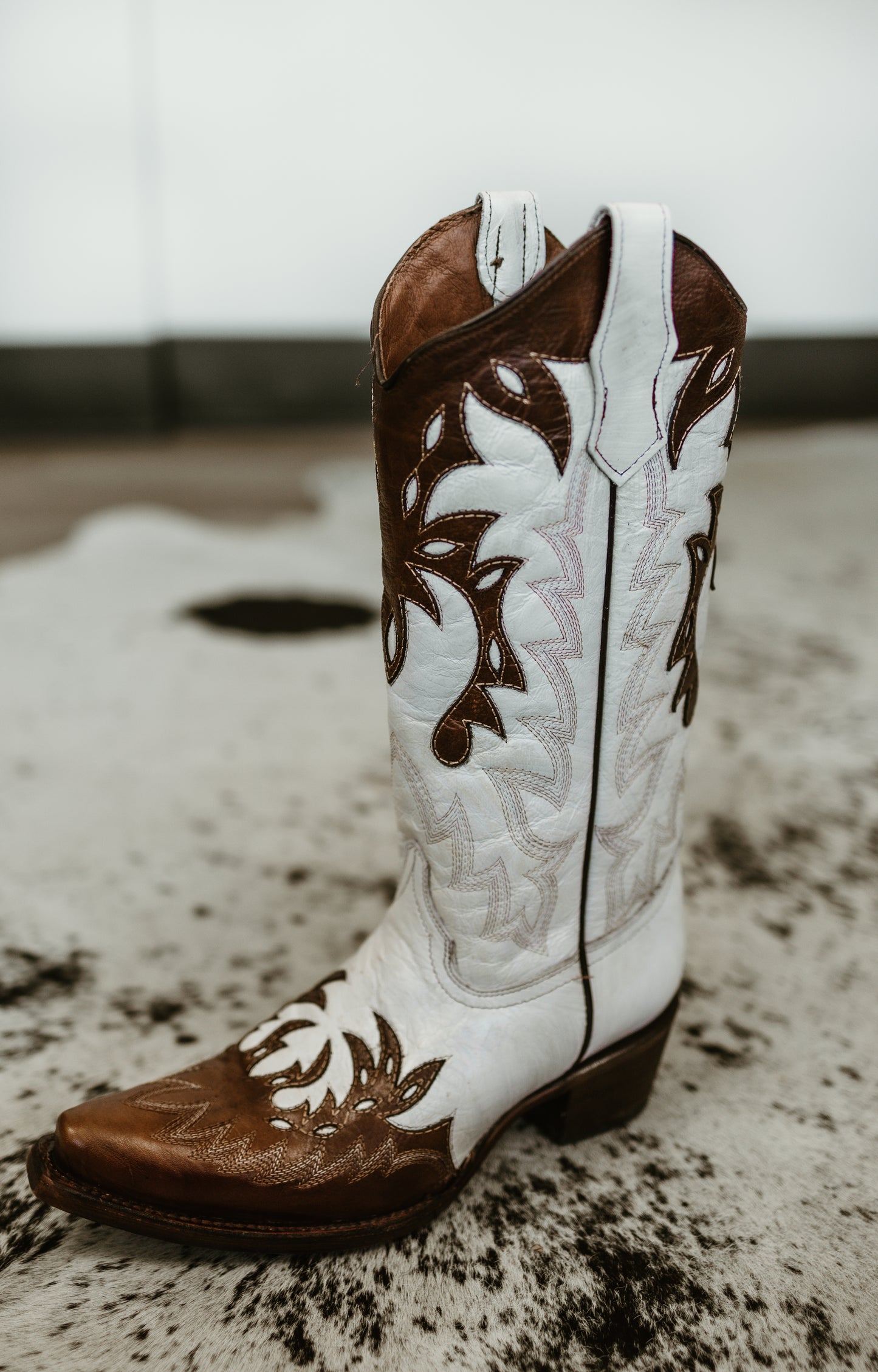 Circle G by Corral Pearl White/Cognac Overlay Women's Snip Toe Western Boots