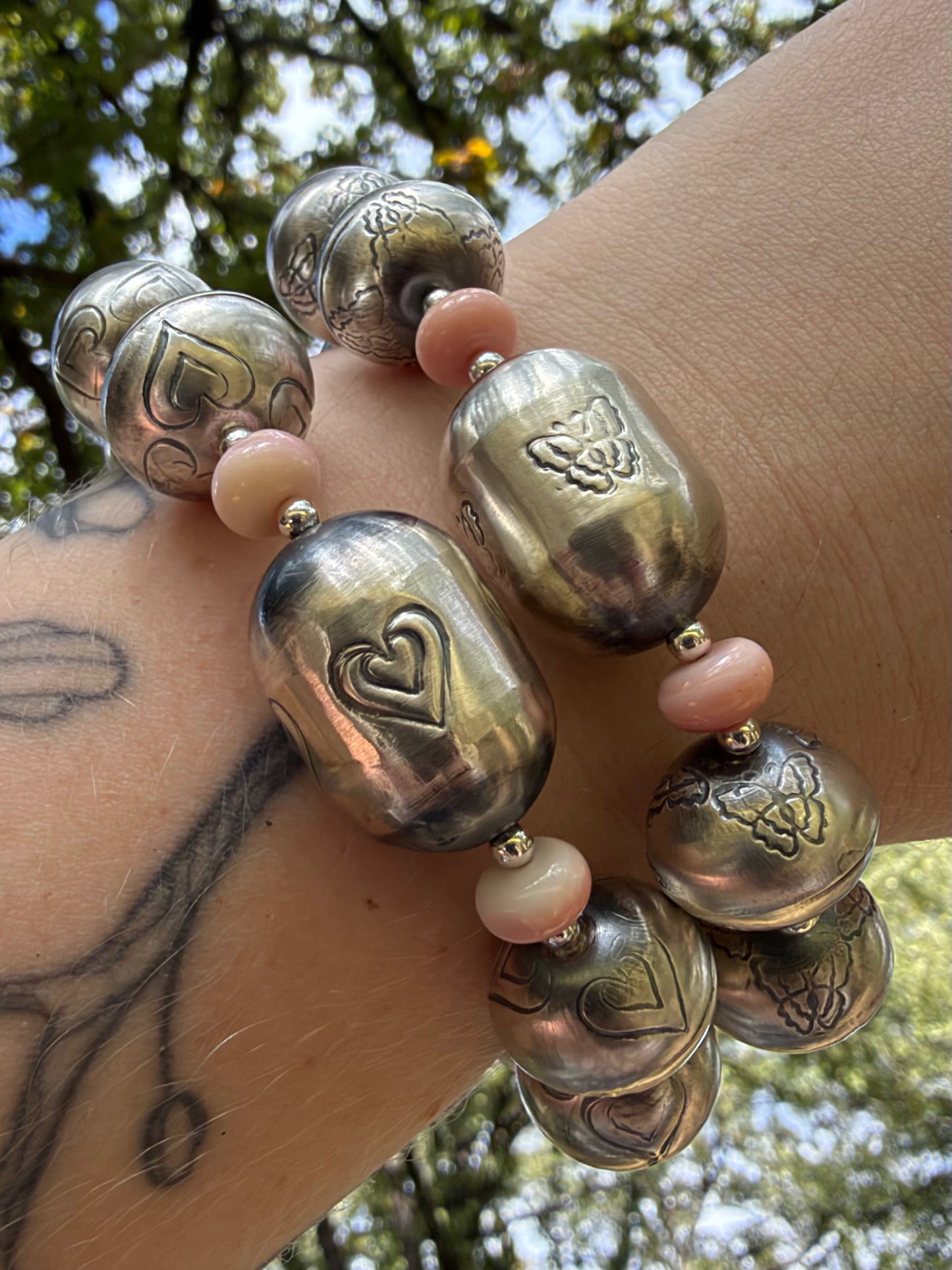 Tysha Aparicio | Sterling Silver and Pink Conch Stretchy Bracelet