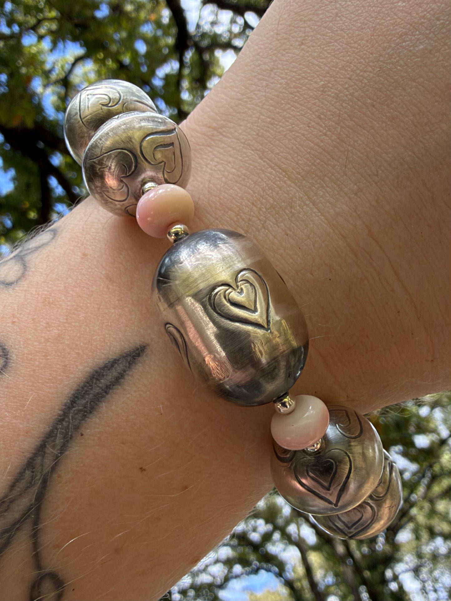 Tysha Aparicio | Sterling Silver and Pink Conch Stretchy Bracelet