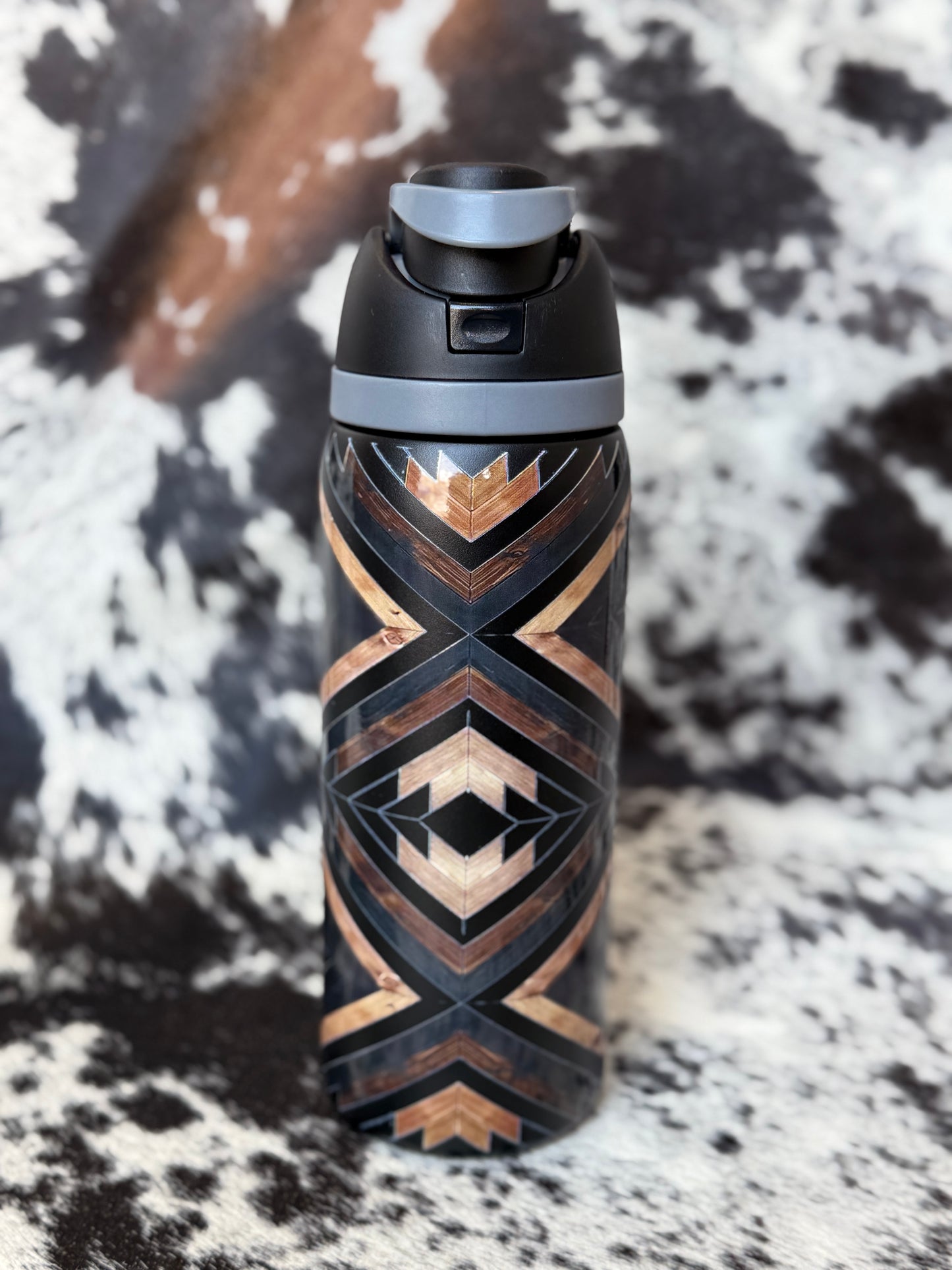 FlipSip Chevron 32oz Western Tumbler