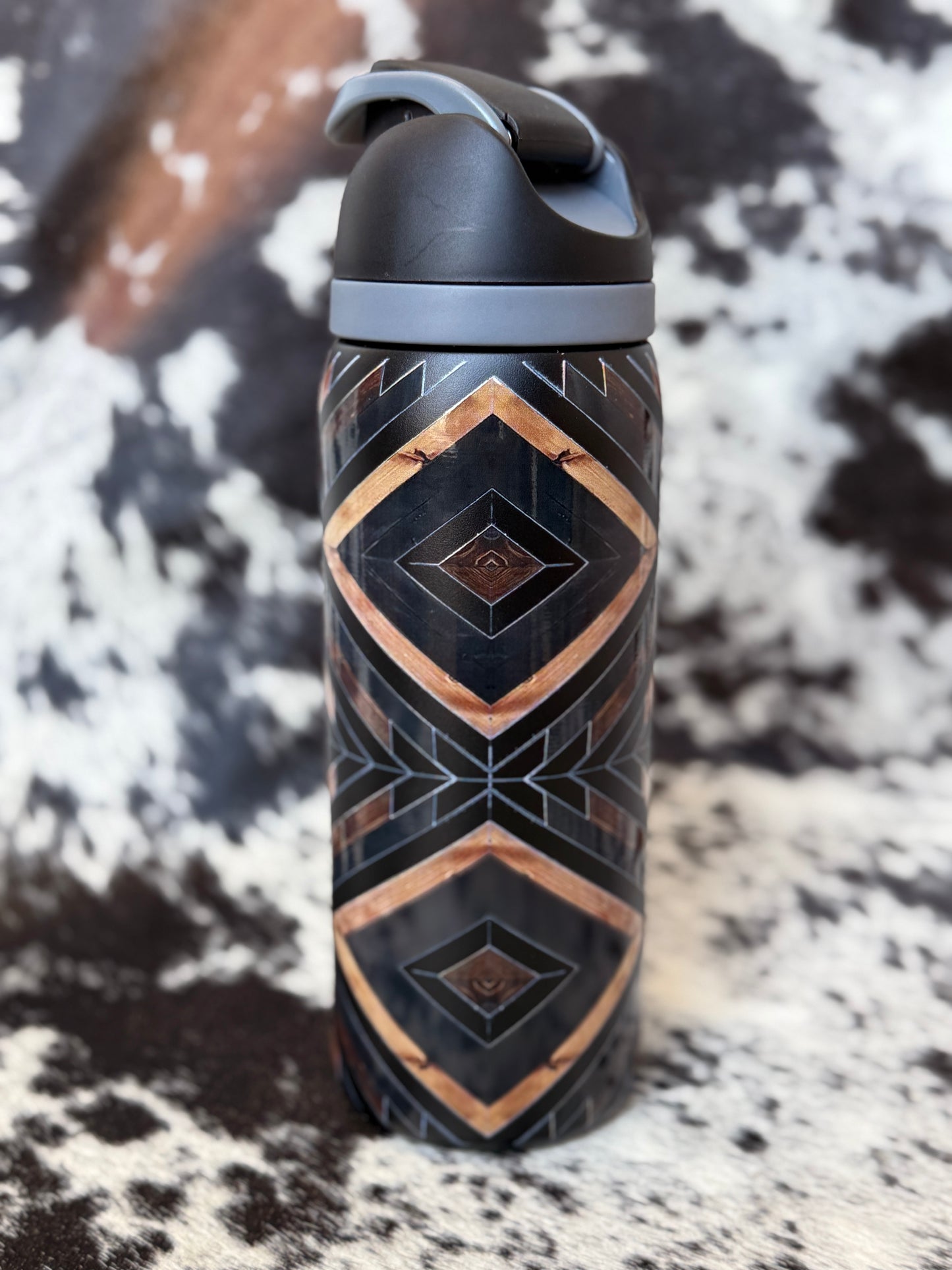 FlipSip Chevron 32oz Western Tumbler