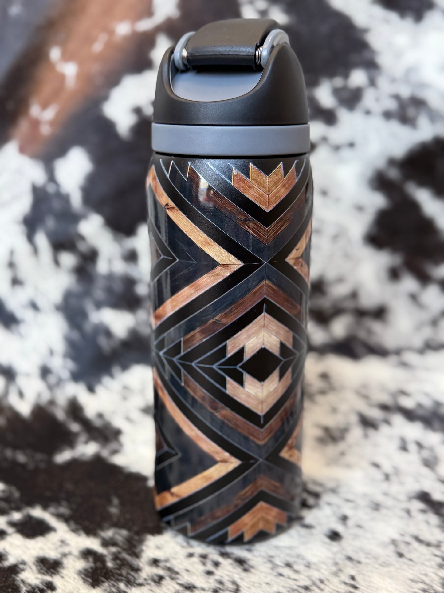 FlipSip Chevron 32oz Western Tumbler