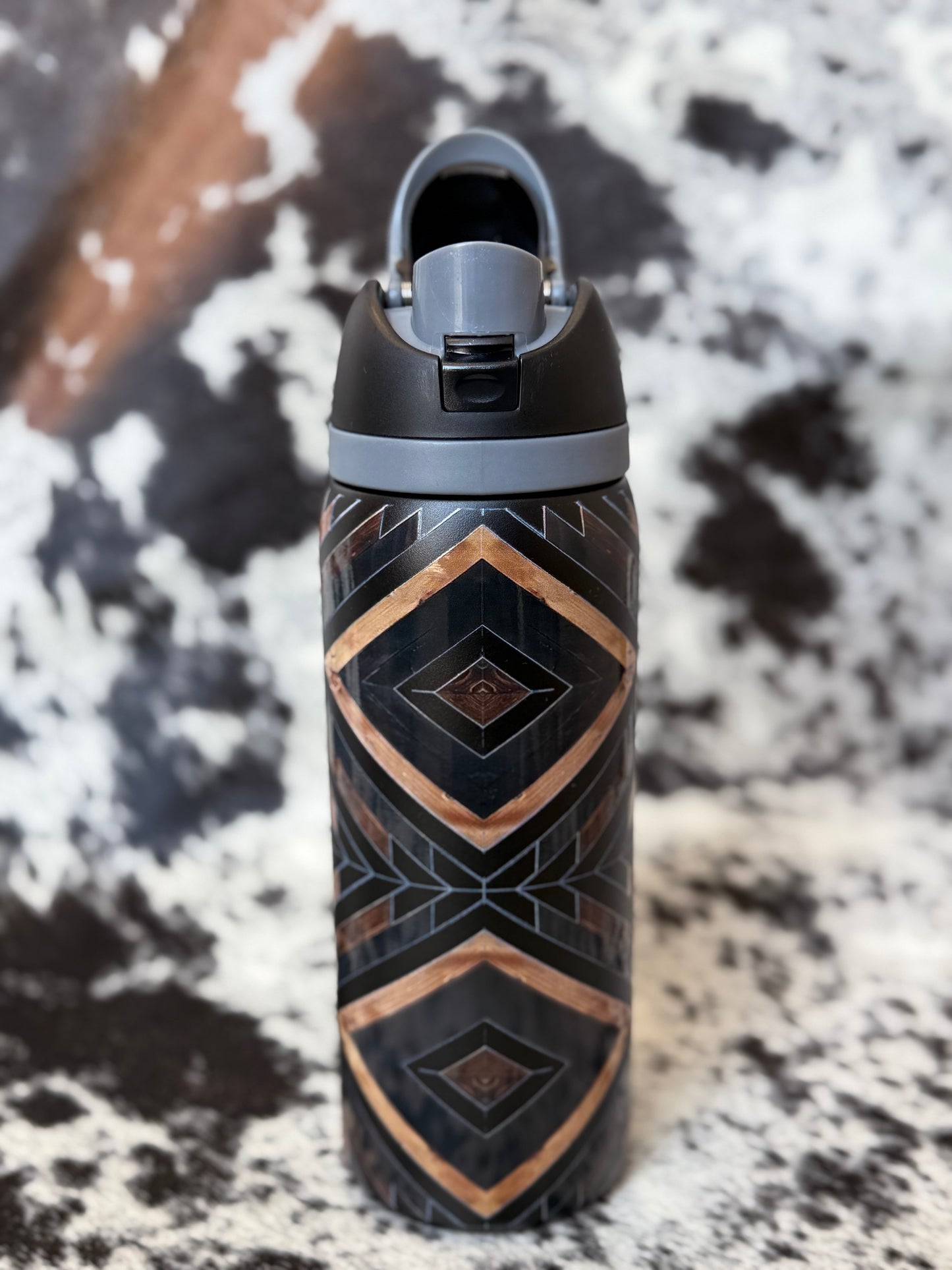 FlipSip Chevron 32oz Western Tumbler