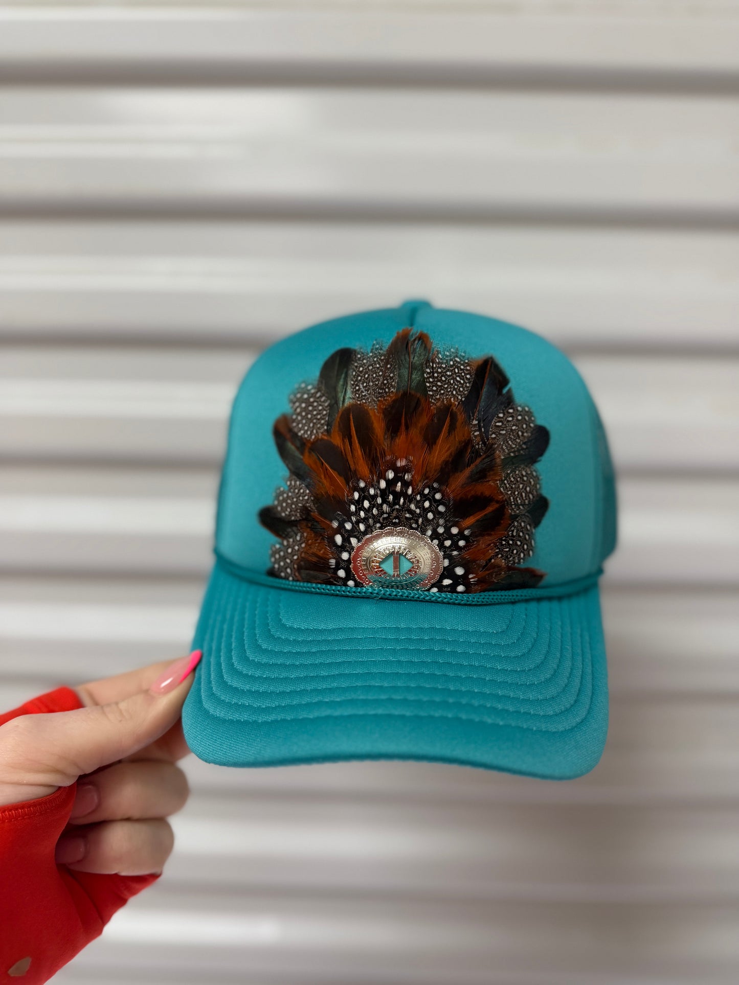 Black Feather Detailed Trucker Hat
