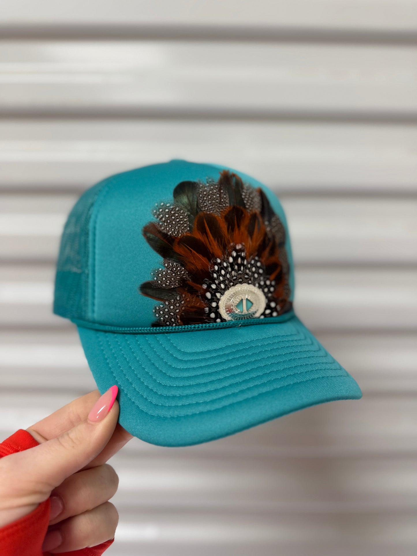 Black Feather Detailed Trucker Hat