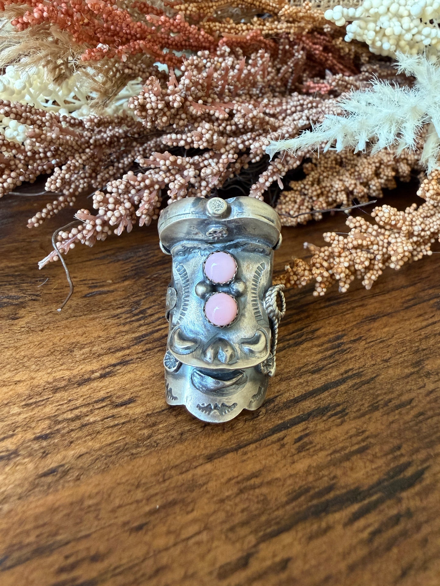 Tim Yazzie Pink Conch Saddle Ring – Genuine 925 Sterling Silver