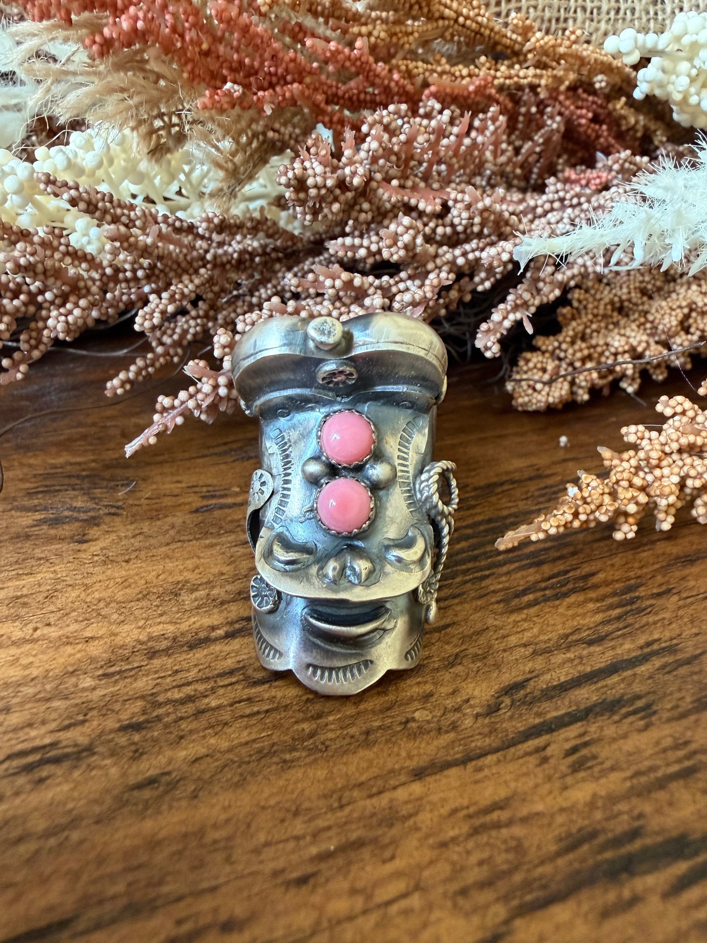 Tim Yazzie Pink Conch Saddle Ring – Genuine 925 Sterling Silver