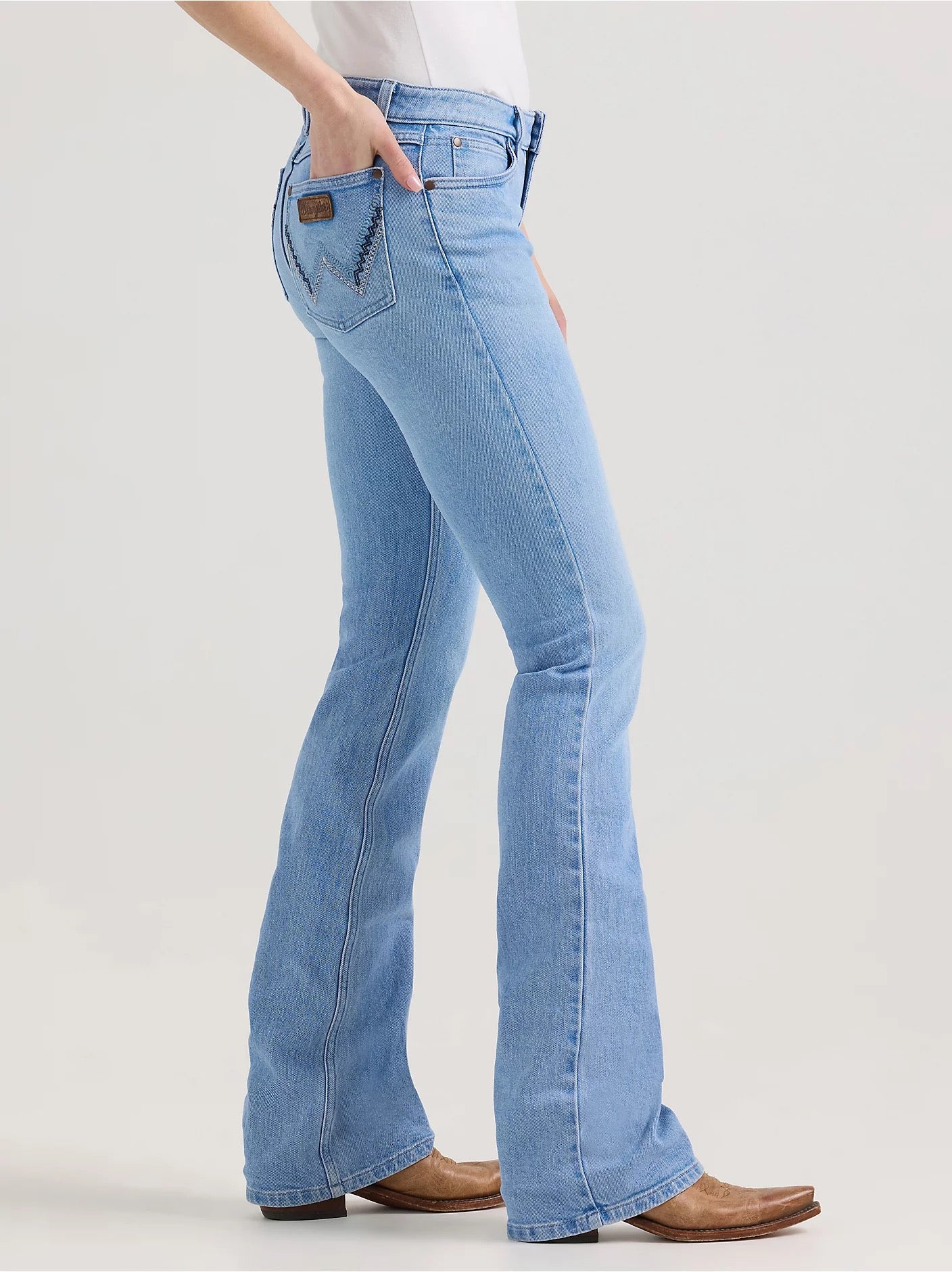 Women's Wrangler Retro® Mae Mid Rise Bootcut Jeans – Classic Western Style with a Modern Twist