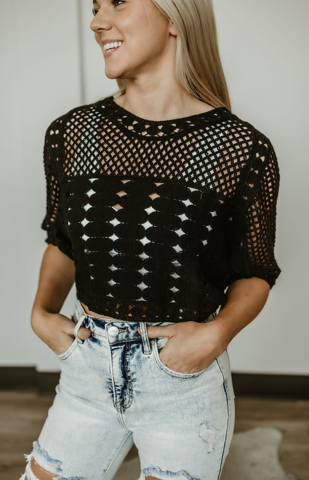 Short Sleeve Cropped Knit Top