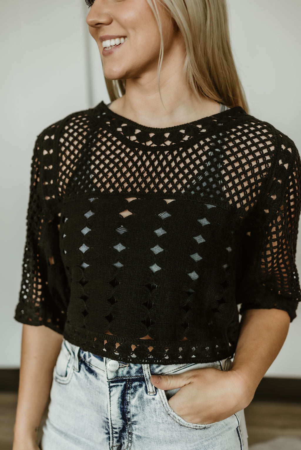 Short Sleeve Cropped Knit Top